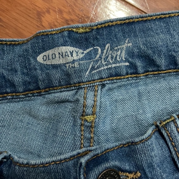 Old Navy the Flirt jeans 8 - Picture 4 of 5
